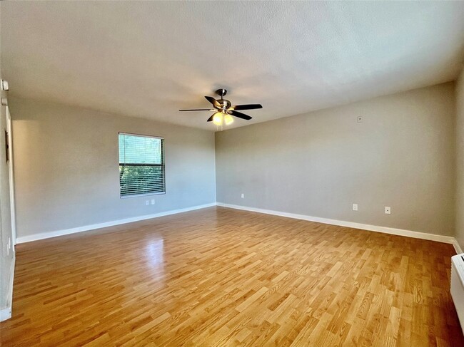 Photo - 701 W Sycamore St Apartment