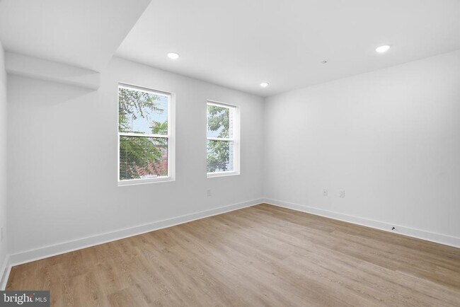 Foto del edificio - 2216 N Franklin St