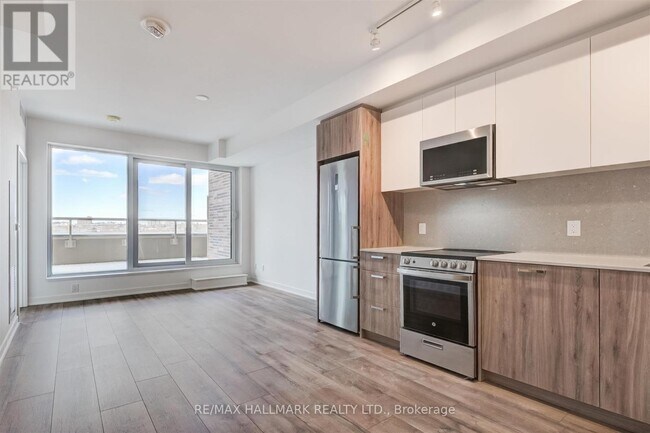 Photo du bâtiment - 1787-1787 St Clair Ave W
