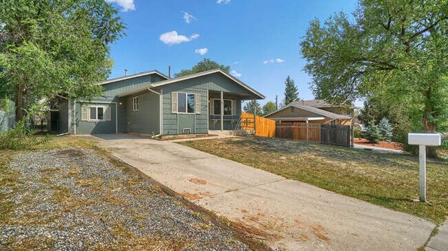 Building Photo - 2235 Whitewood Dr