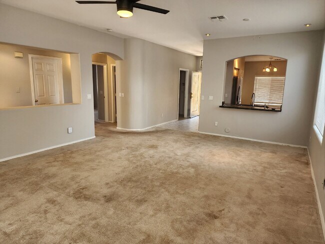 Foto del edificio - Modern 3 Bedroom Home in Tempe with Spacio...