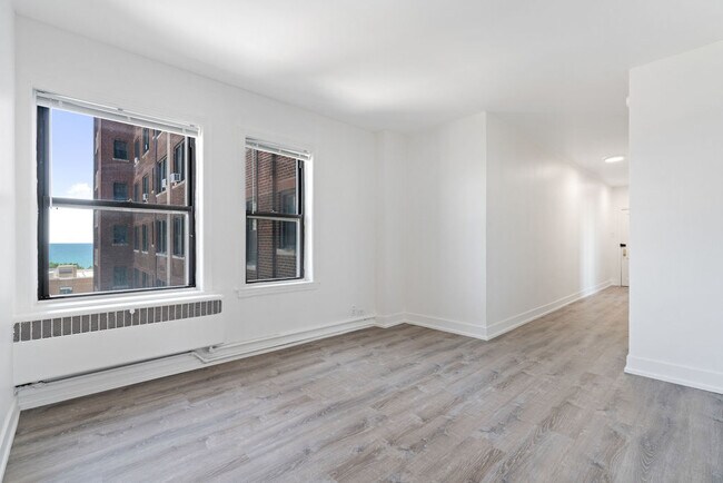 Foto del edificio - 6230 N Kenmore Ave