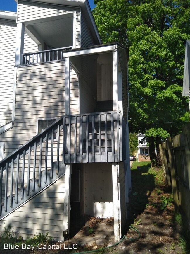 Foto del edificio - 616 Pine Ave NW