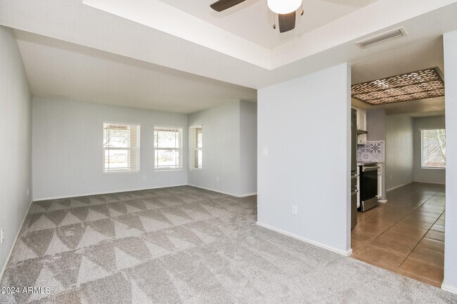 Foto del edificio - 2529 E Garnet Ave