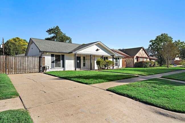 Building Photo - 8810 Sandstone Rd
