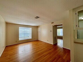 Building Photo - 3420 Mt Vernon St