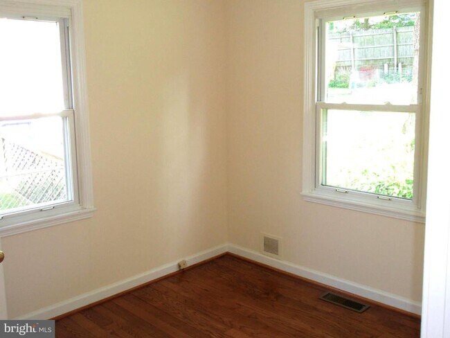 Foto del edificio - 3010 Ferndale St