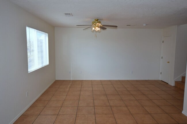Foto del edificio - Great location! Nice 3Br, 2.5Ba Near Alame...