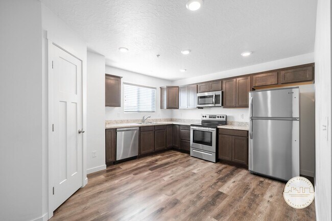 Building Photo - Limited time special! Lovely 3-Story Townh...