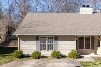 Building Photo - 4056 Coopers Hill Dr SE
