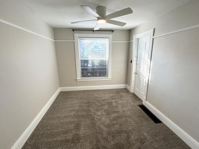 Building Photo - 519 S Midler Ave