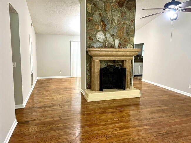 Foto del edificio - 3407 Owens Pass NW