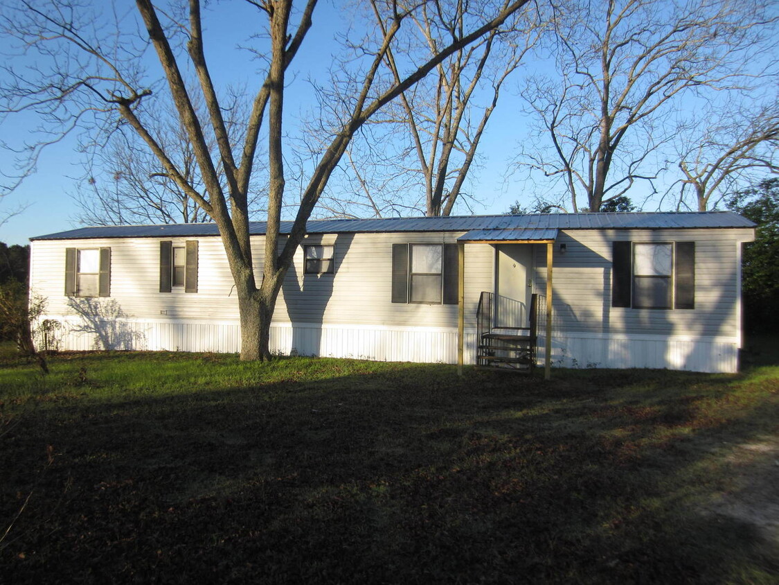 Primary Photo - 2 Bedroom Mobile Home in Ray City