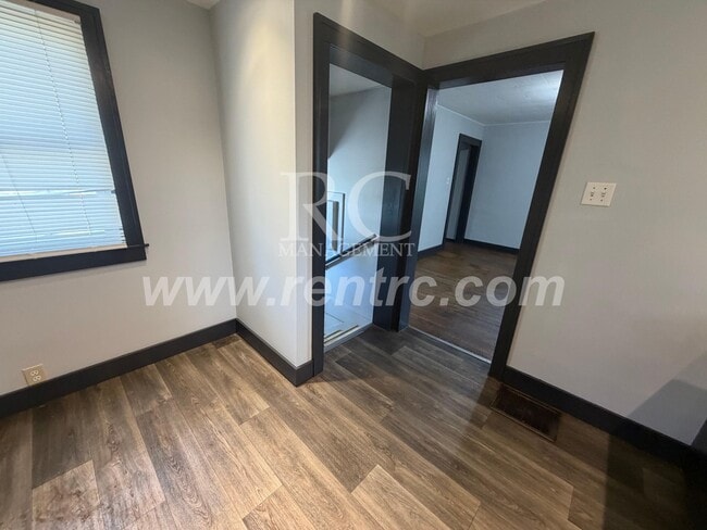 Building Photo - 1212 Robinson-