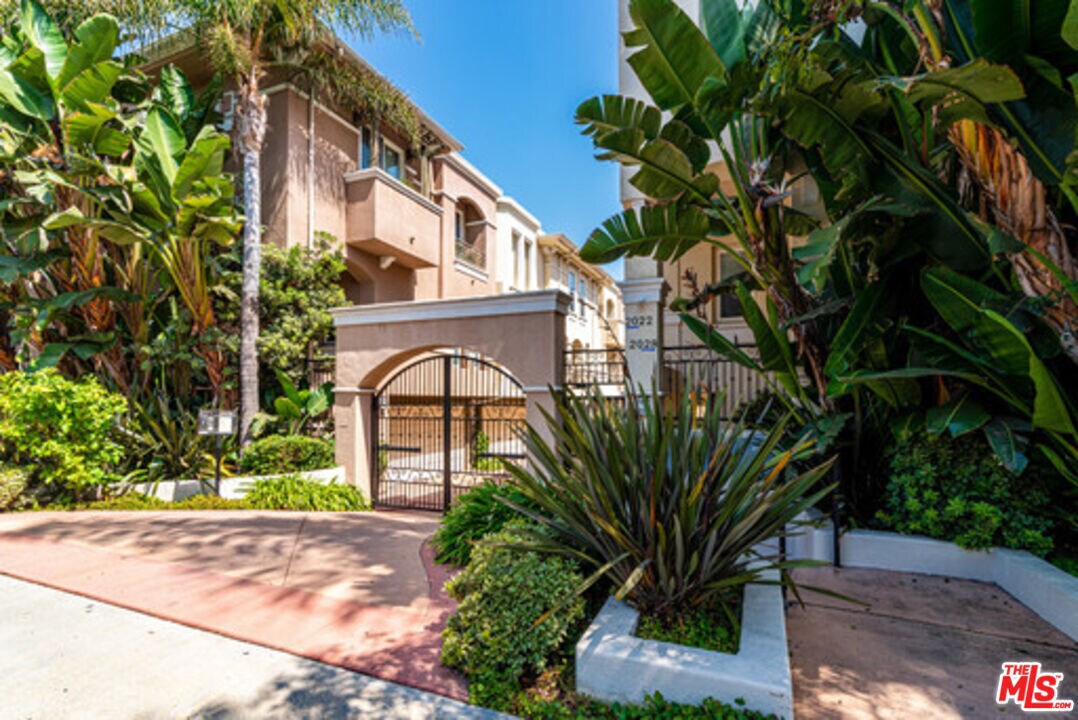 Foto principal - 2022 S Barrington Ave
