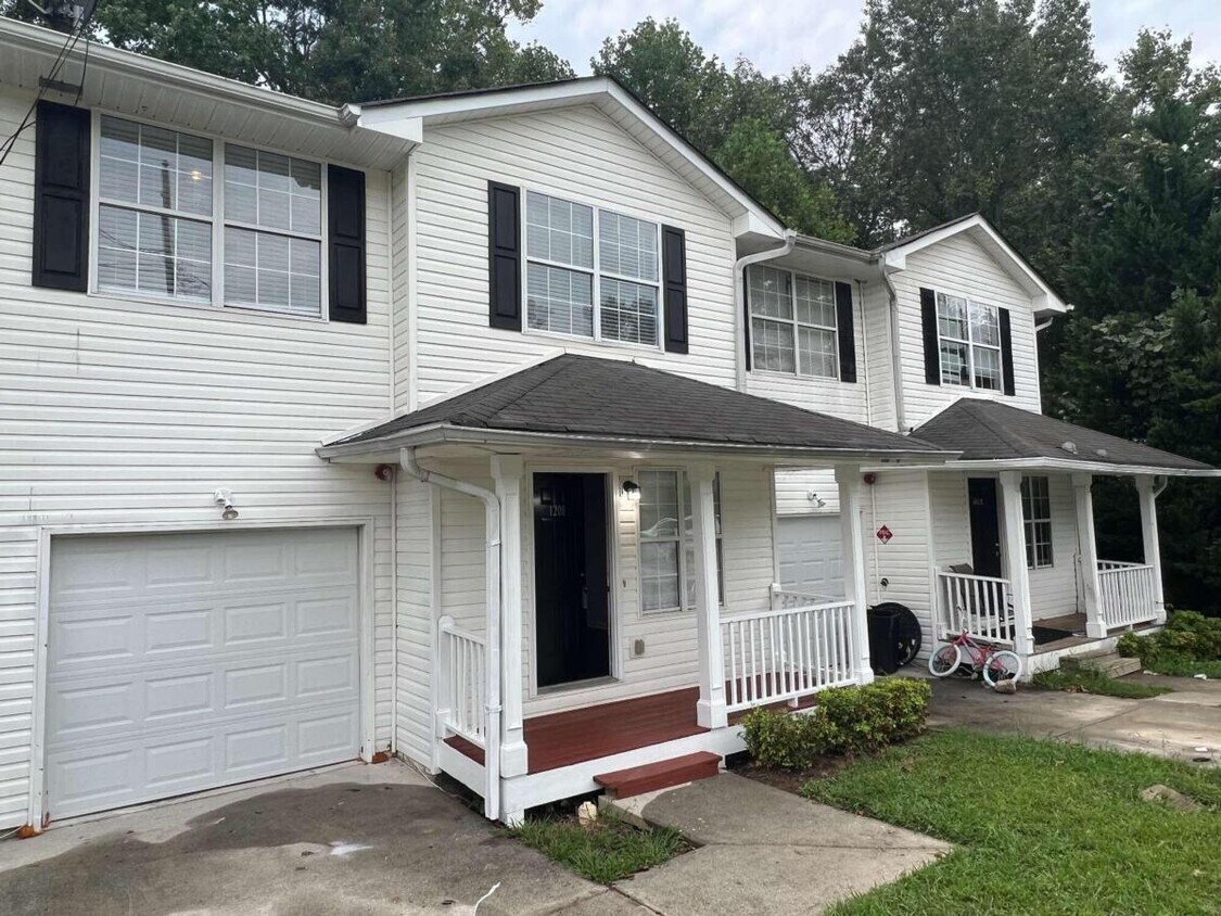 1208 Pinedale Cir NW, Conyers, GA 30012 Townhome Rentals in Conyers