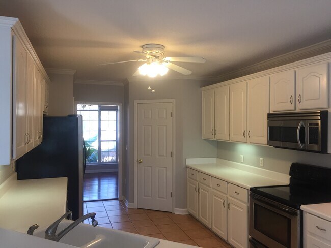 Foto del edificio - Strathy Hall Rental