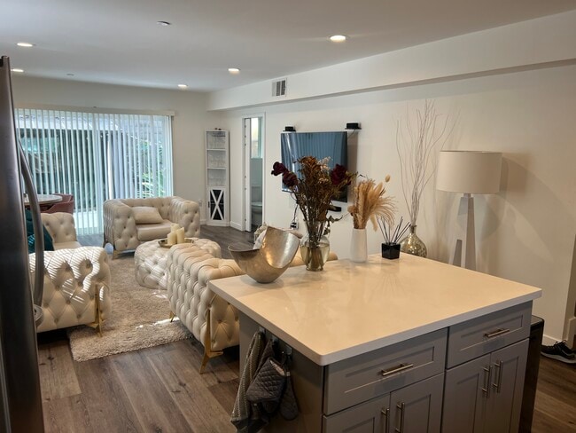 Foto del edificio - 1121 1/2 N Berendo St