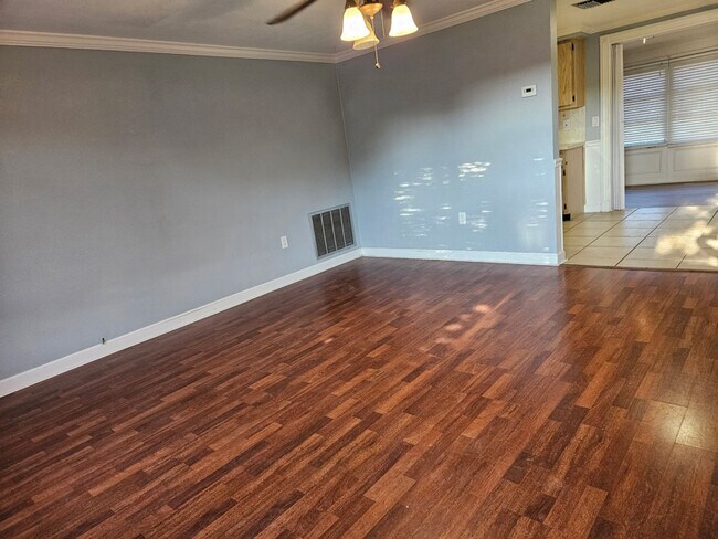 Foto del edificio - 11205 Meadow Dr