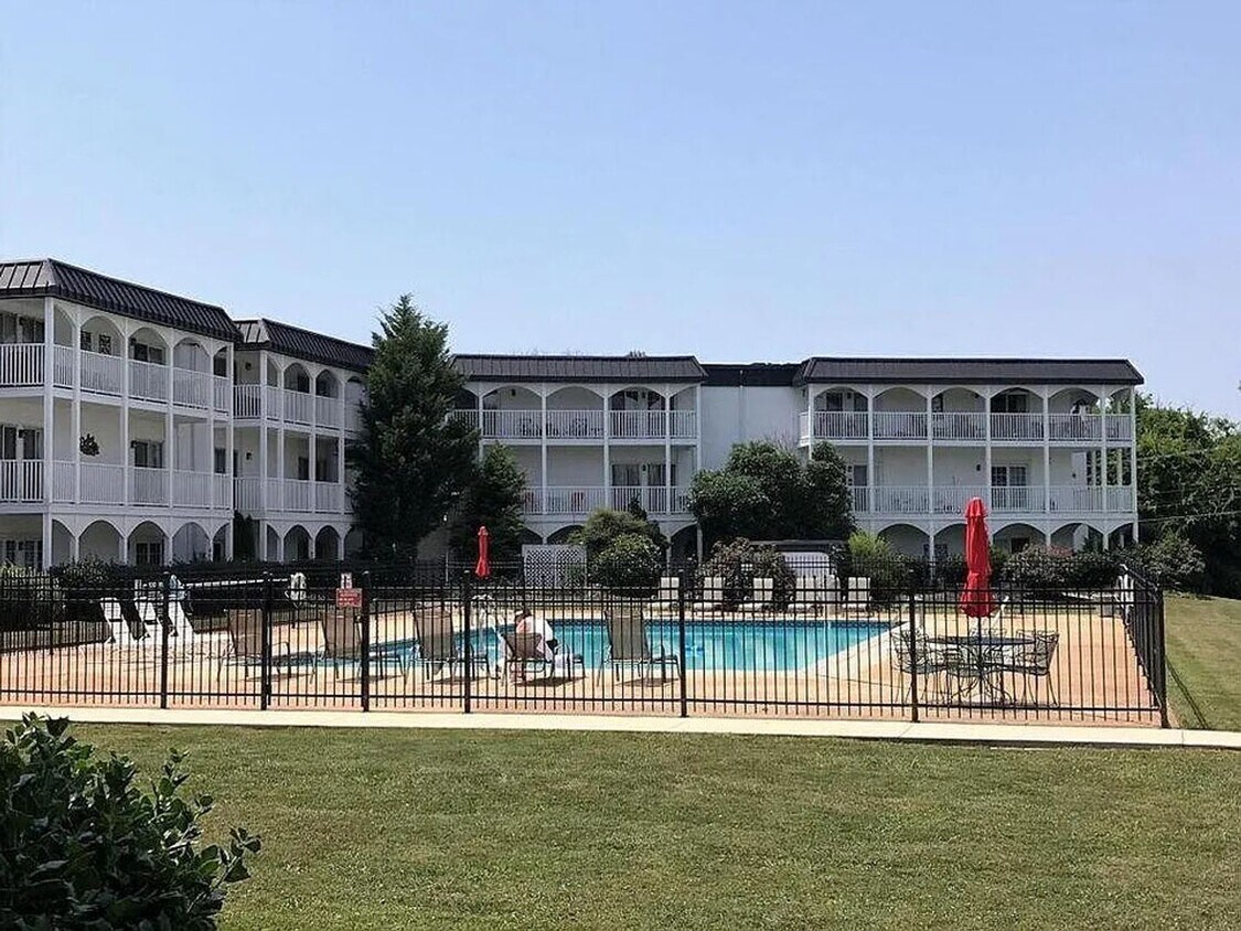 Foto principal - Knoxville 37919 - 2 bedroom 2 bath condo -...