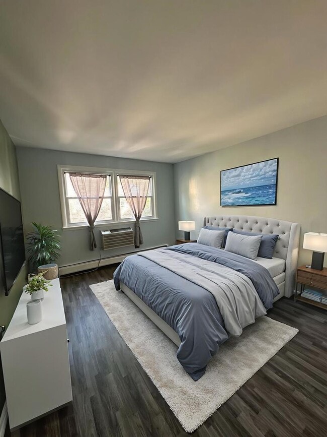 Building Photo - 1428 W Fargo Ave