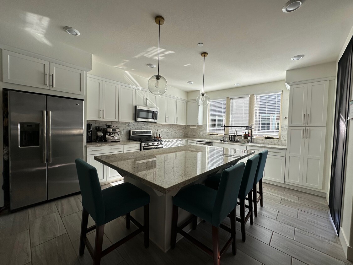 Kitchen - 1660 Delano St