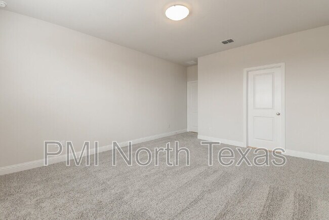 Building Photo - 909 Sicily Blvd