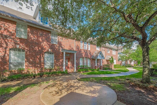Foto del edificio - 1439 El Camino Village Dr