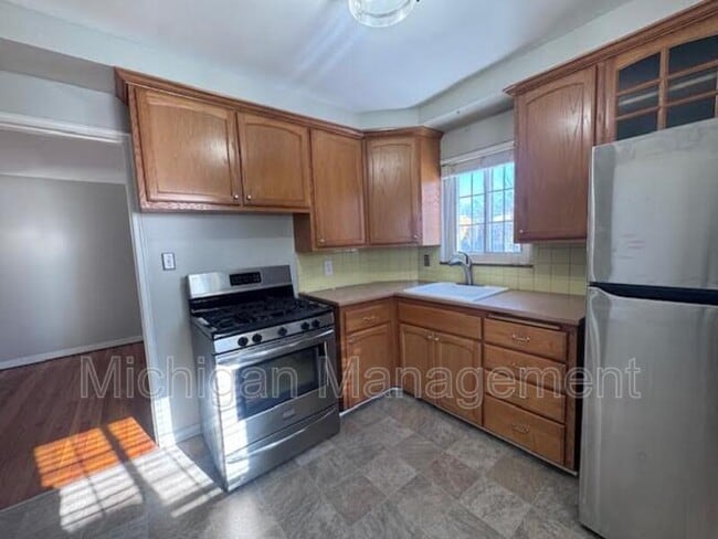 Building Photo - 2714 Glenview Ave