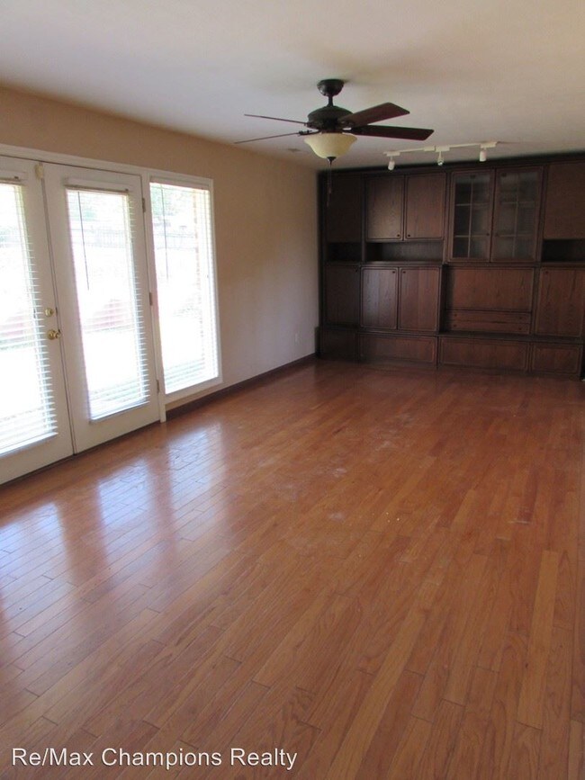 Building Photo - 3 br, 2 bath House - 4239 Greenridge Dr.