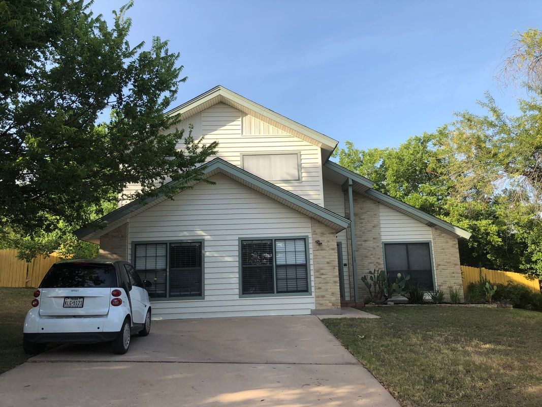 Foto principal - 8100 Red Willow Dr