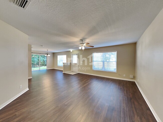 Foto del edificio - 9620 Charlesberg Drive