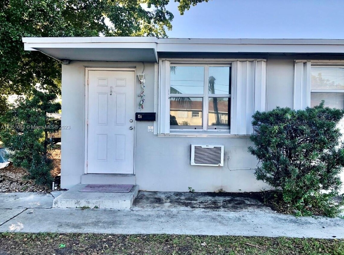 Primary Photo - 7551 Venetian St