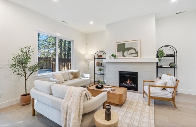 Foto del edificio - 15628 NW Raywood Ln