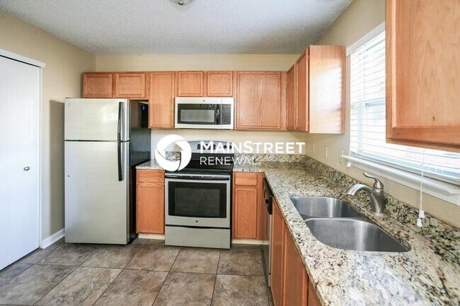 Foto del edificio - 3 Bedroom Pet-Friendly Home in Greenwood, IN with Main Street Renewal