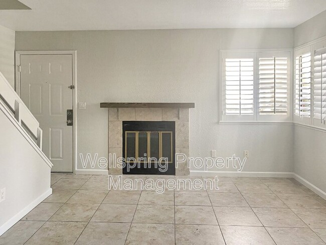 Building Photo - 1529 Pyrenees Ave