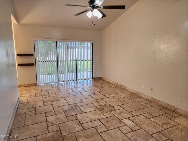 Foto del edificio - 612 SW 8th Ct