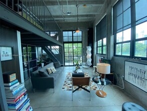 Building Photo - 1749 NE Miami Ct