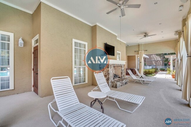 Foto del edificio - Second Floor Two Bedroom Summer House Cond...