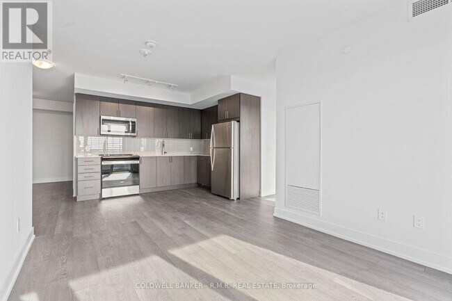 Photo du bâtiment - 2550 Simcoe St N