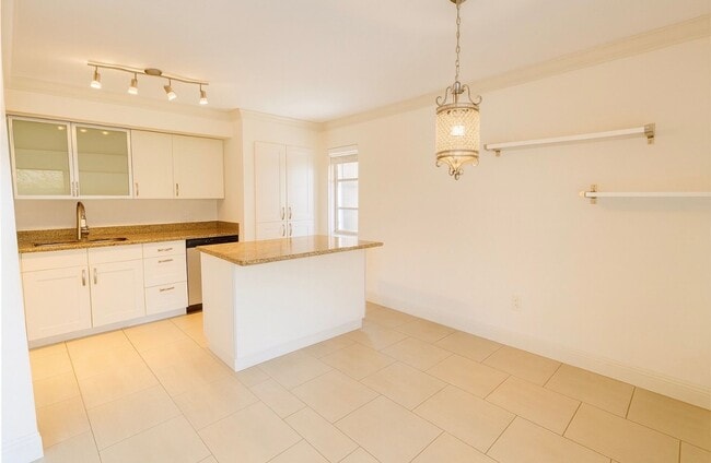 Building Photo - 1400 Pompei Ln