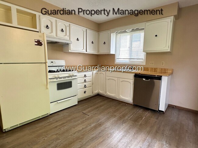 Foto del edificio - Marcy Holmes Side By Side Duplex, Laundry,...