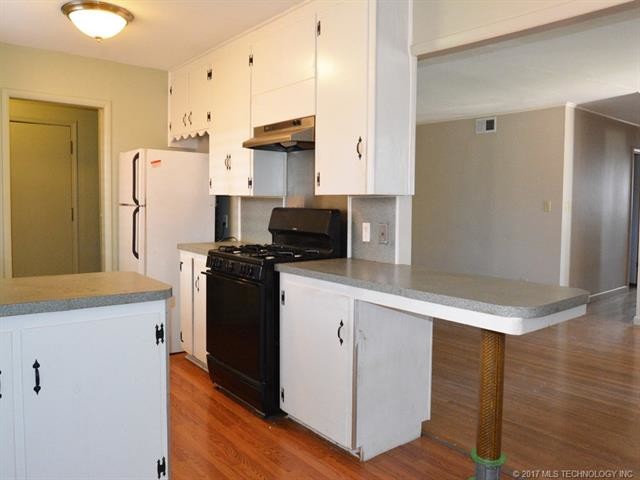 Building Photo - 2611 S Maplewood Ave