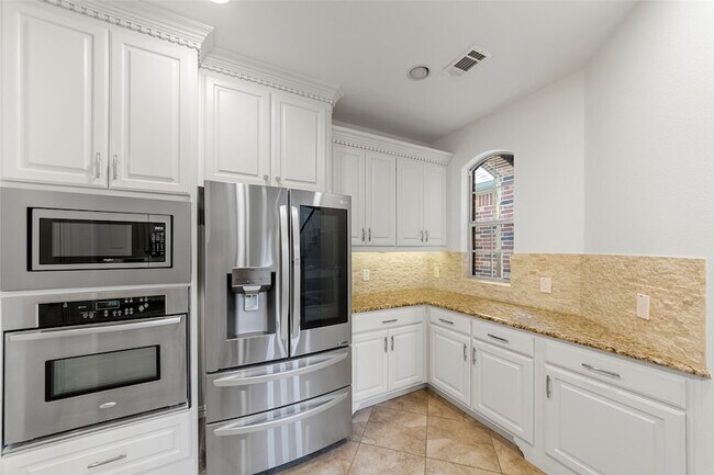 Foto del edificio - 4829 Bayview Dr
