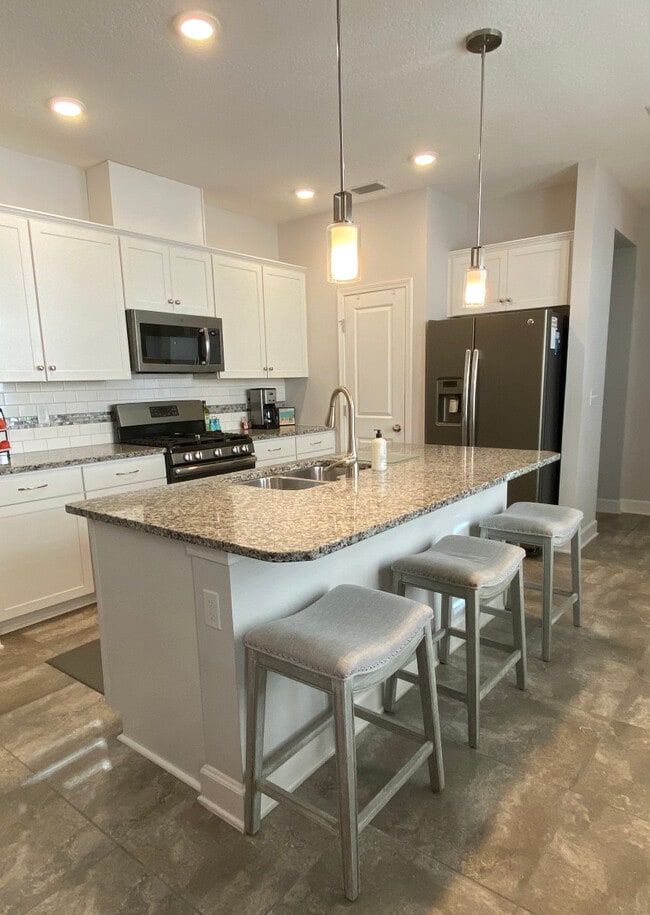 Kitchen - 137 Bison Trl