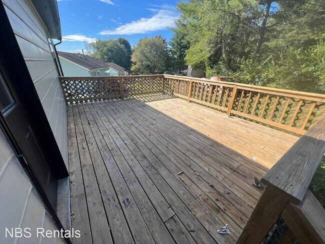 Foto del edificio - 4 br, 1.5 bath House - 1020 Long Meadows D...