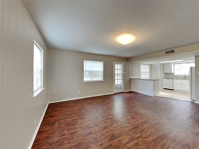 Foto del edificio - 329 Deer Creek Rd