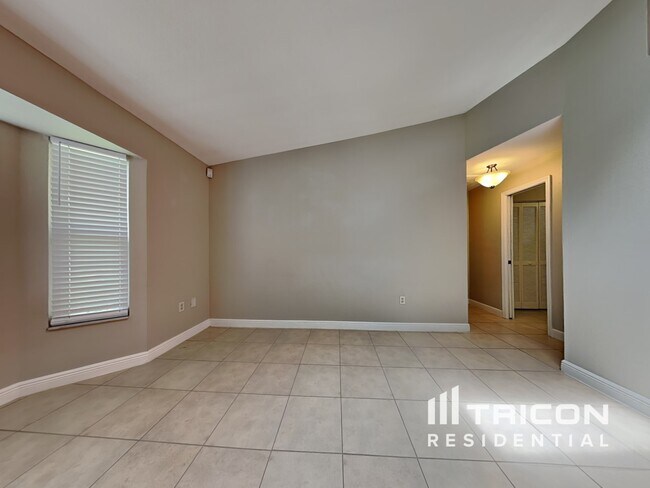 Foto del edificio - 25522 Rampart Blvd