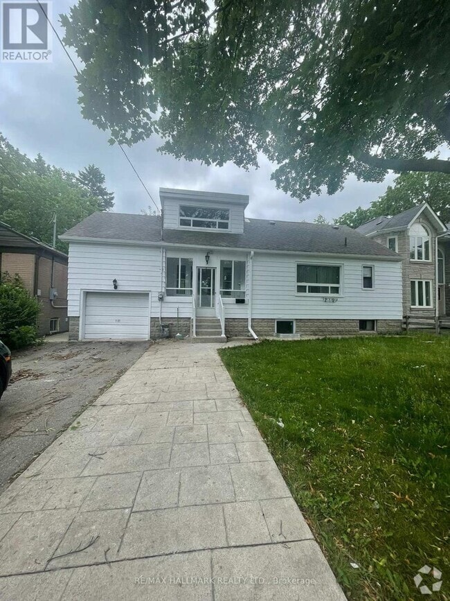 Building Photo - 209 Pleasant Ave