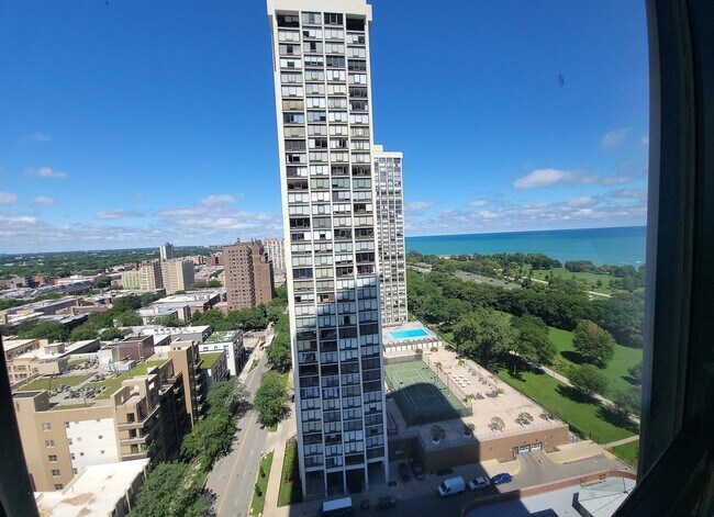 Foto del edificio - 5415 N Sheridan Rd